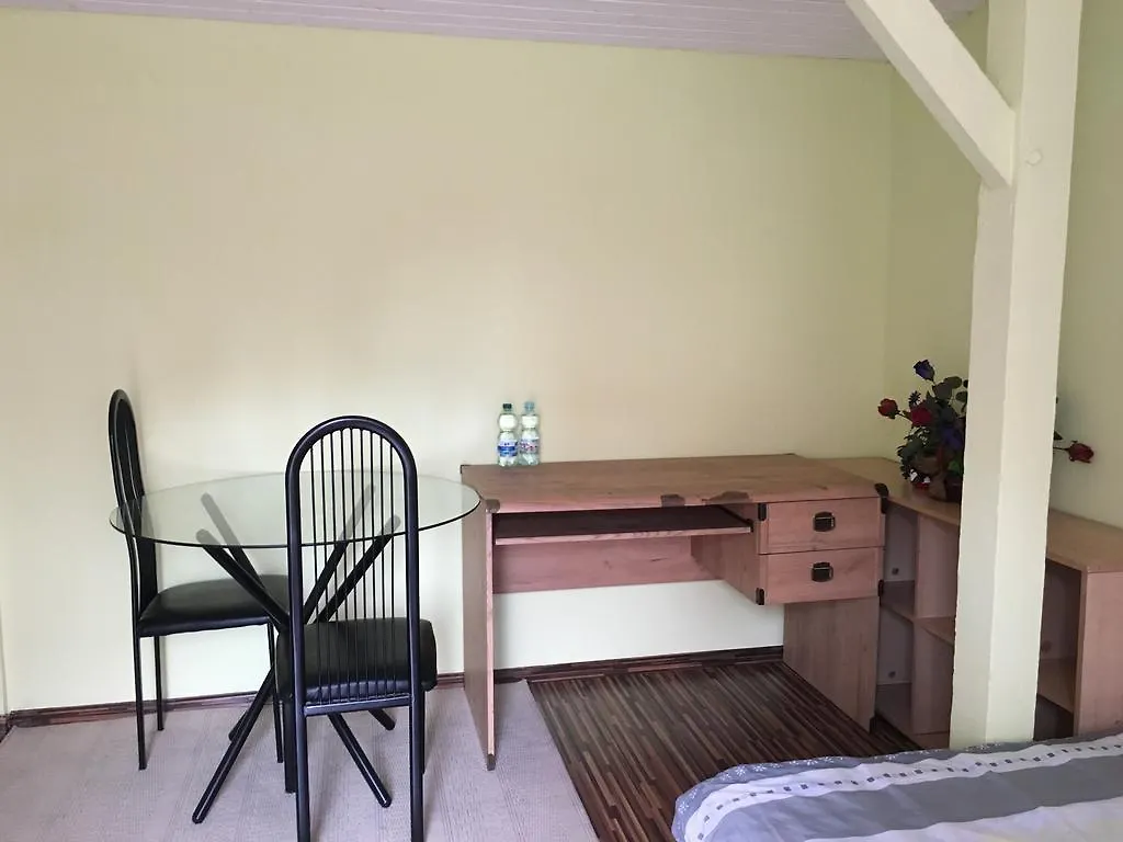 Pokoje Goscinne Bialy Domek Warszawa Kwatera prywatna